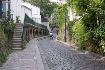 Rue Saint-Vincent, leading up to the museum.